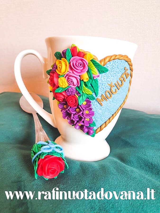 Dekoruotas puodelio ir šaukštelio rinkinys "Gėlės Močiutei"