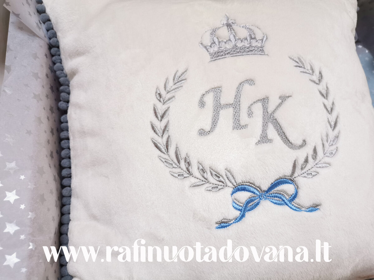 Karališka pagalvėlė su inicialais