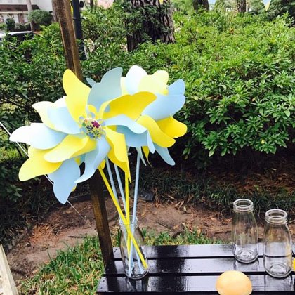 Vėjo malūnėliai (šviesiai mėlyni su geltonu)