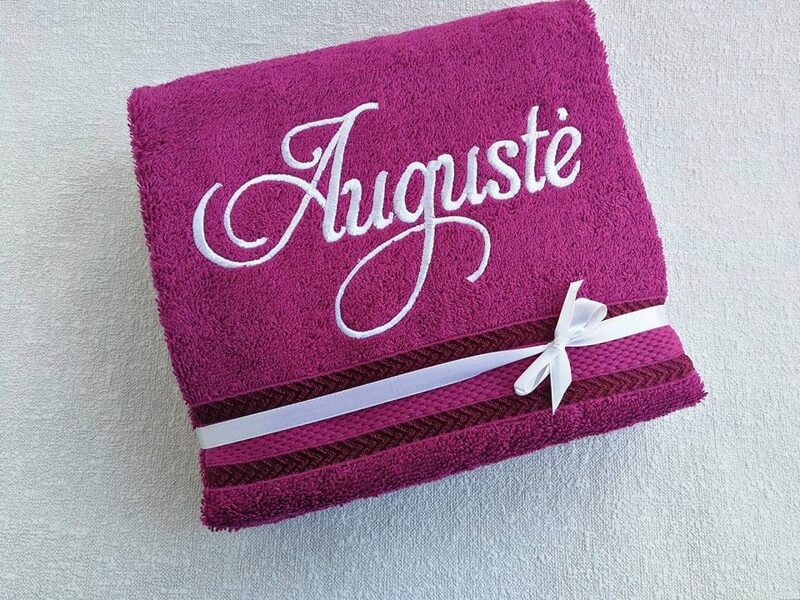 Siuvinėtas rankšluostis (Augustė)