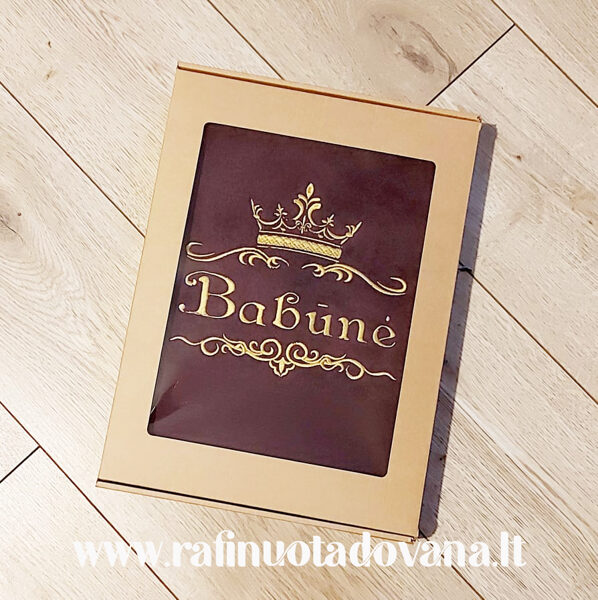 Siuvinėtas rankšluostis "Babūnė"