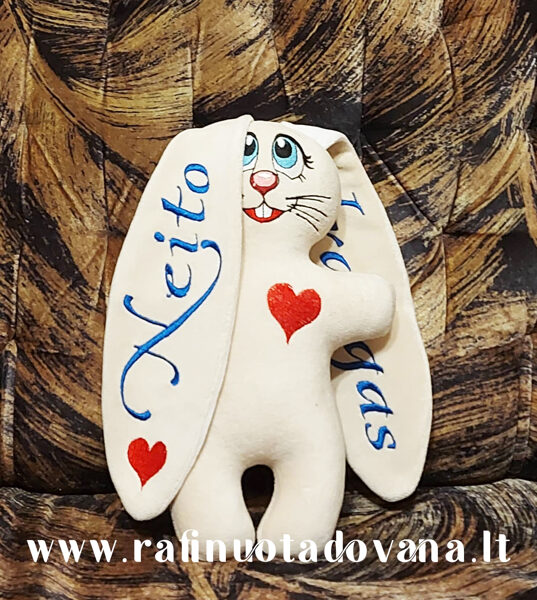 Siuvinėtas kiškutis (draugas)