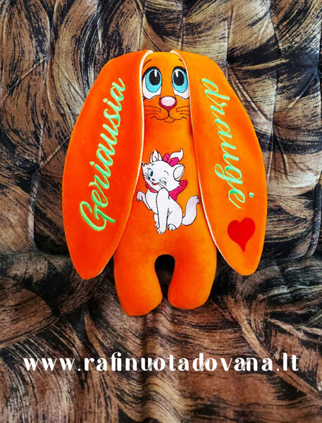 Siuvinėtas kiškutis (geriausia draugė)