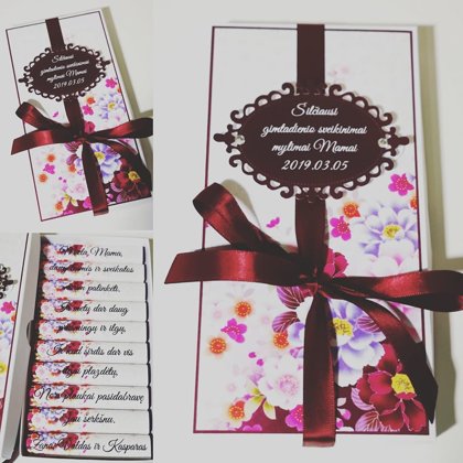 Jubiliejinis sveikinimas (burgundiškas su gėlytėmis)